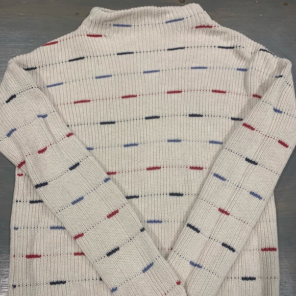 Reitmans sweater - Picture 2 of 6